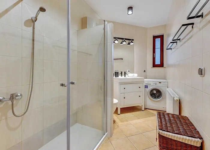 Amalfi - Quiet Family By Lion *