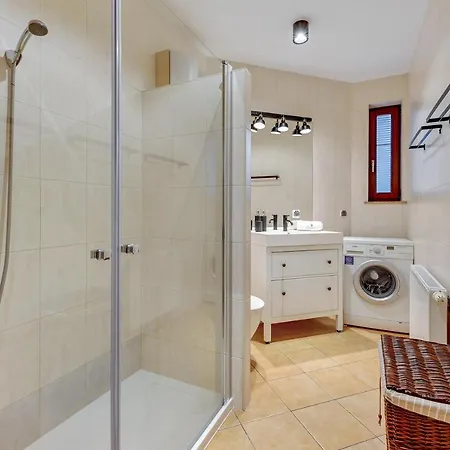 Amalfi - Quiet Family By Lion *