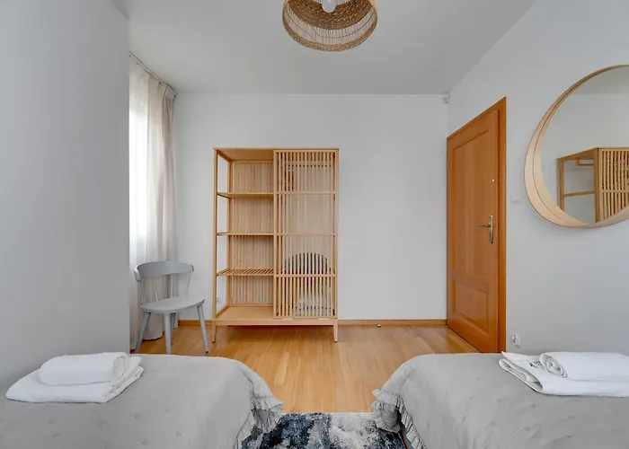 Amalfi - Quiet Family By Lion